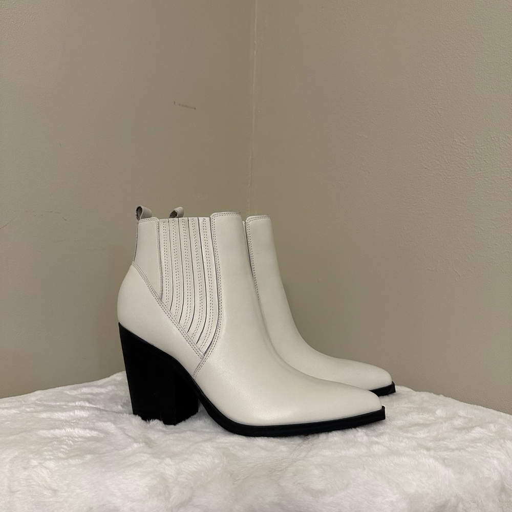 NWOT Marc Fisher Merkel Heeled Wester Bootie